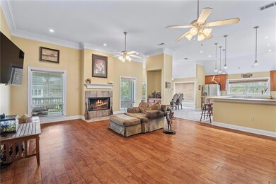 Open living area to kitchen and breakfast area.