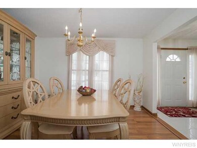 Dining Room Elegant and neutral