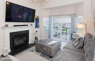 6958 Arbor Creek Dr unit 74, Louisville, KY 40228 - photo 6