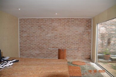 1626 Cherryhurst St, Houston, TX 77006 - photo 5