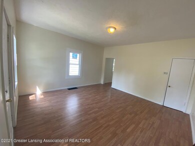 1408 Christopher St, Lansing, MI 48906 - photo 4