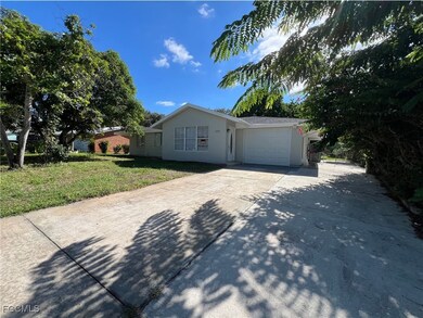 4033 School Cir, Labelle, FL 33935 - photo 2