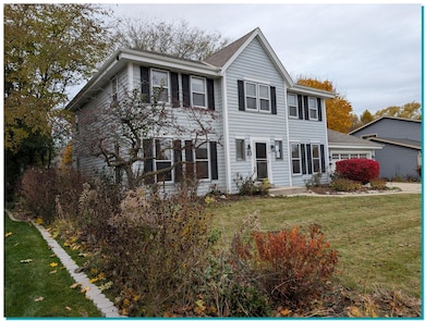 1014 cottonwood dr west bend wi 59035__4