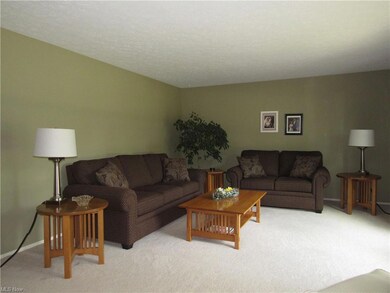 3050 Lodge Dr, North Royalton, OH 44133 - photo 6