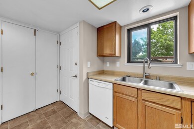 3176 N Truckee Ln, Sparks, NV 89434 - photo 6