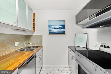 1313 Vermont Ave NW unit 11, Washington, DC 20005 - photo 5