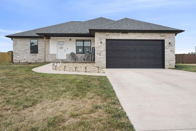 187 Leighs Way, Reeds Spring, MO 65737 - photo 2