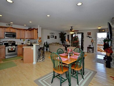 312 Queen St, Hendersonville, NC 28792 - photo 6