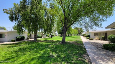 10545 W Palmeras Dr, Sun City, AZ 85373 - photo 4