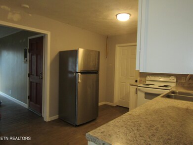 2718 Mayfield Dr, Talbott, TN 37877 - photo 7