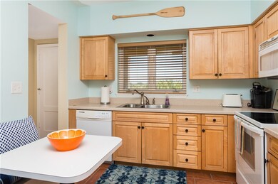 Eat-in kitchen