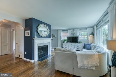 6534 Oakwood Dr, Falls Church, VA 22041 - photo 7