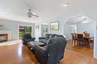 05_405EMerchant_1_LivingRoom1_HiRes