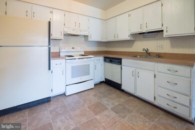 10924 Trotting Ridge Way, Columbia, MD 21044 - photo 6