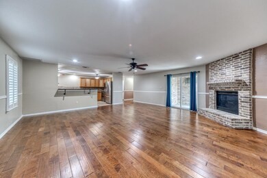 309 Casas Del Norte St, Granbury, TX 76049 - photo 4