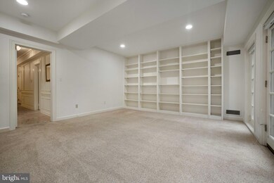 3327 R St NW, Washington, DC 20007 - photo 6