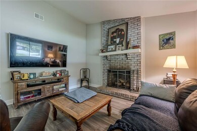407 Jon Scott Dr, Alpharetta, GA 30009 - photo 6