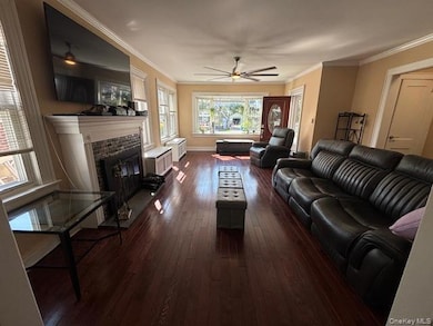 452 MacAtee Place, Mineola, NY 11501 - photo 4