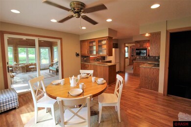 1512 Flandrau Ln, New Ulm, MN 56073 - photo 7