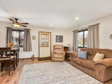 8978 Underwood Ln N Plymouth-003-003-Living Room-M