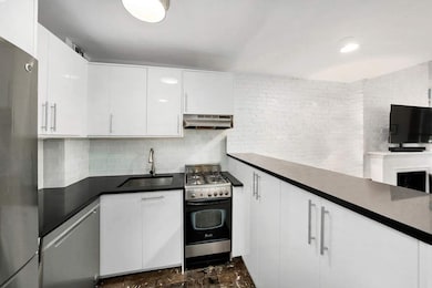 348 E 89th St unit 9W, New York, NY 10128 - photo 3