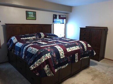 830 E 18th St N, Newton, IA 50208 - photo 6