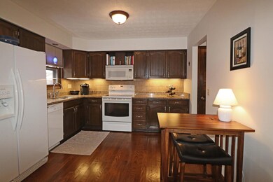 Updated Kitchen, granite counters
