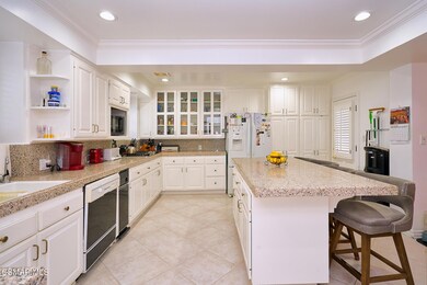 5742 Le Sage Ave WH MLS_Dewing (21)