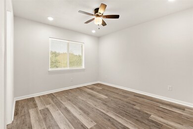 28402 Champion Oaks Dr unit 1, Magnolia, TX 77354 - photo 5