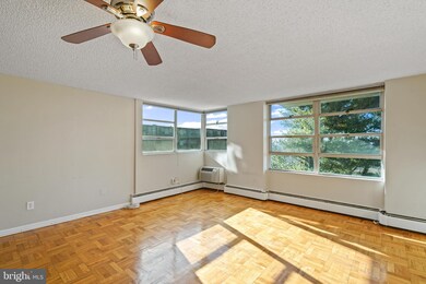 Radnor House unit 906, Bryn Mawr, PA 19010 - photo 3