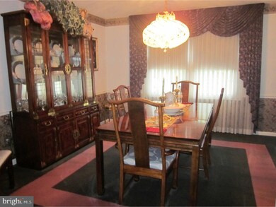 158 Watergate Dr, Feasterville Trevose, PA 19053 - photo 4