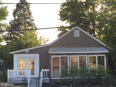 10 Washington Ave, Colonial Beach, VA 22443 - photo 2