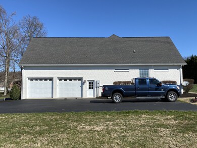 200 William Cir, Lafayette, TN 37083 - photo 3