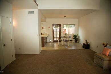Living room/Dining area