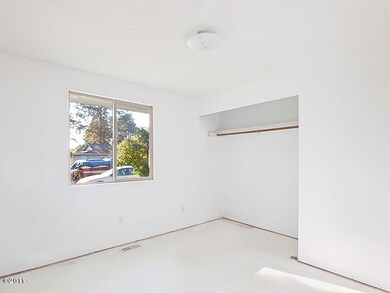 1129 SW 11th St, Lincoln City, OR 97367 - photo 5