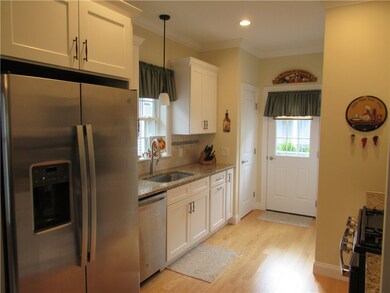 6 Daisy Ln, Coventry, RI 02816 - photo 4