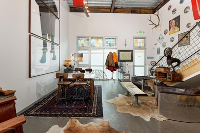 35WidgetSt_HiRes004