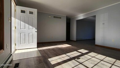 159 Mockingbird Ct, Bushkill, PA 18324 - photo 2