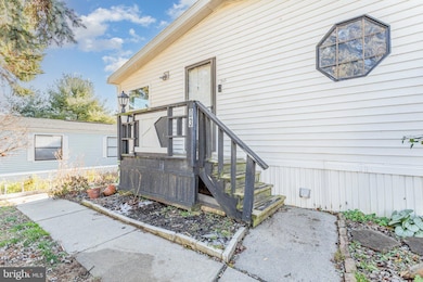 203 Oakfield Ct W, Lancaster, PA 17603 - photo 3