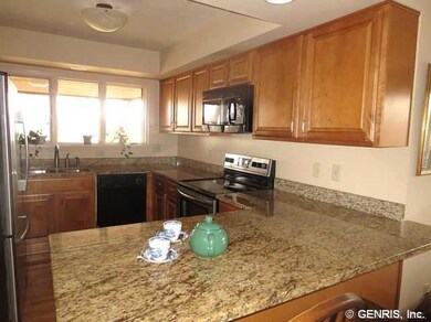 Kitchen 5-YR SPECTACULAR UPDATE INCLUDING SOLID GR
