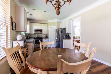1500 Cypress Pointe Dr Mount-large-010-0