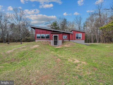 2295 Mountain Run Rd, Berkeley Springs, WV 25411 - photo 3
