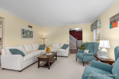 2526 Birchcrest Dr SE, Grand Rapids, MI 49506 - photo 6