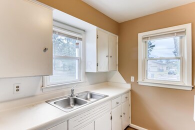 3071 Dresden Columbus OH 43224-large-004