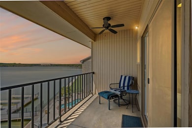 401 E Pearl St unit 2306, Granbury, TX 76048 - photo 3