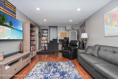 21 Regina Ln, Staten Island, NY 10312 - photo 5