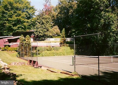 1 Overlook Ln, Baltimore, MD 21210 - photo 3