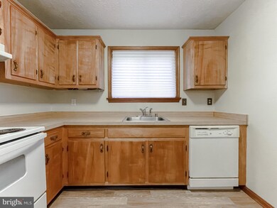 23386 Black Oak Ct, California, MD 20619 - photo 3