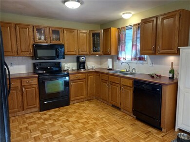 20 Tamarac Dr unit C, Greenville, RI 02828 - photo 4