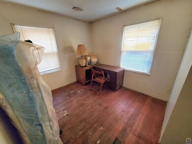 904 SE 33rd Terrace, Topeka, KS 66605 - photo 5